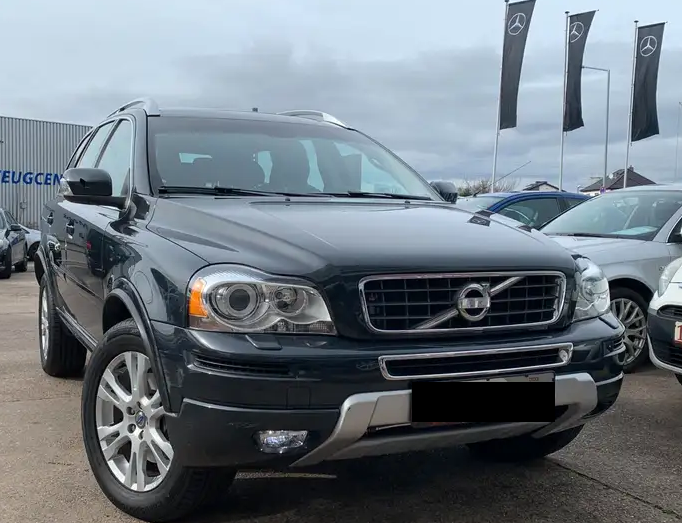 Left hand drive VOLVO XC 90 D5 Momentum